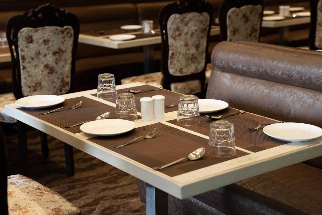 Gold Crest Business Hotel 나비뭄바이 외부 사진