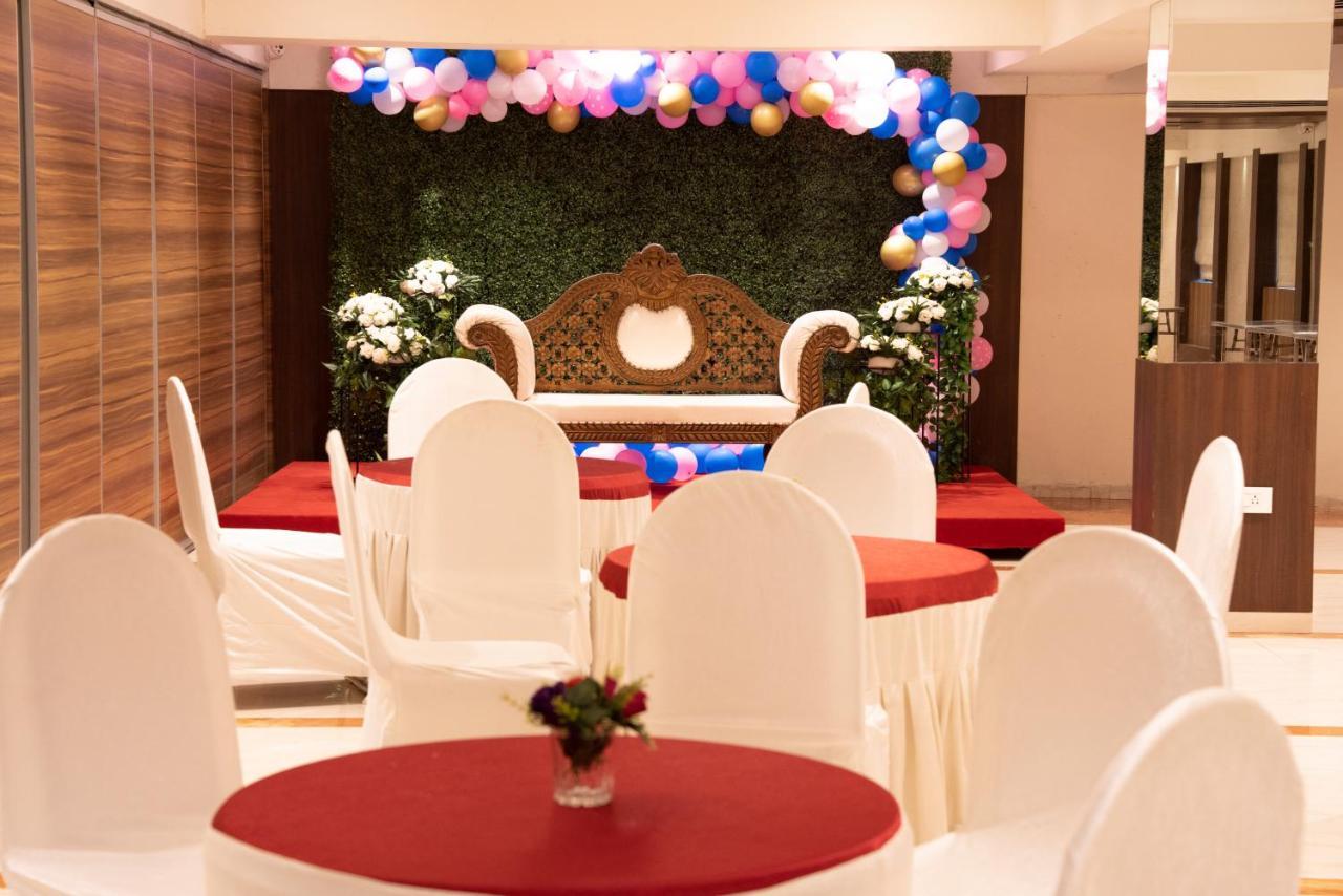 Gold Crest Business Hotel 나비뭄바이 외부 사진