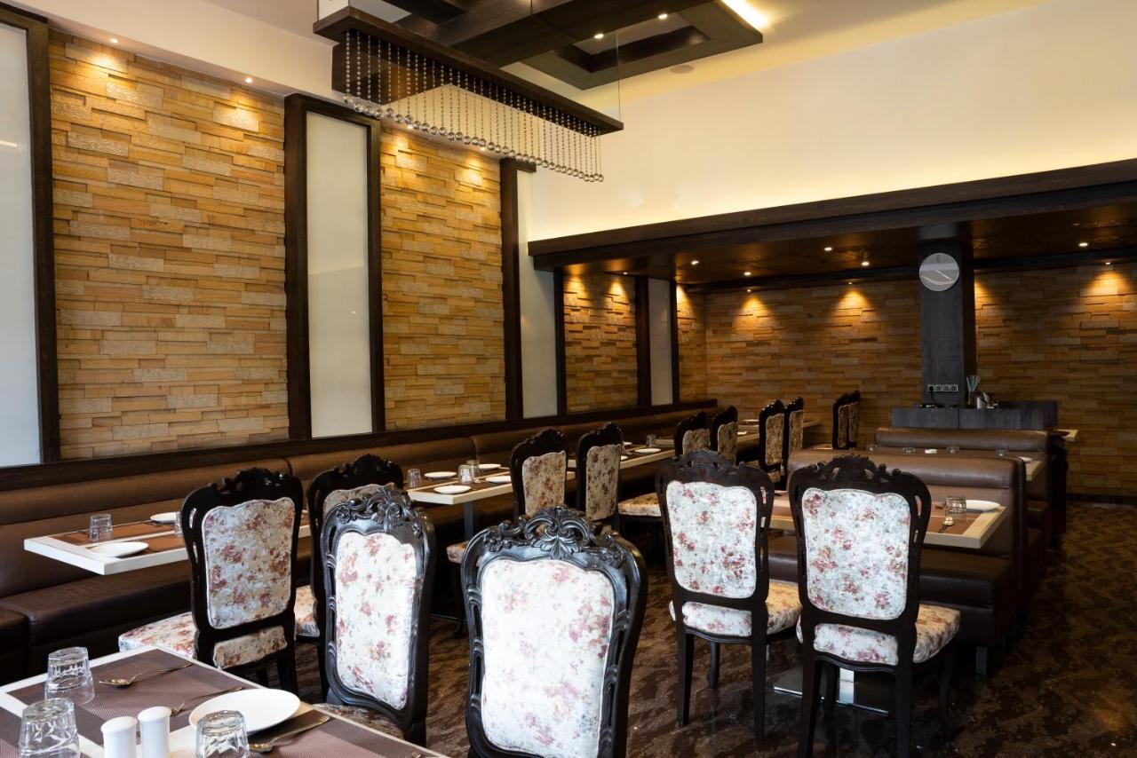 Gold Crest Business Hotel 나비뭄바이 외부 사진