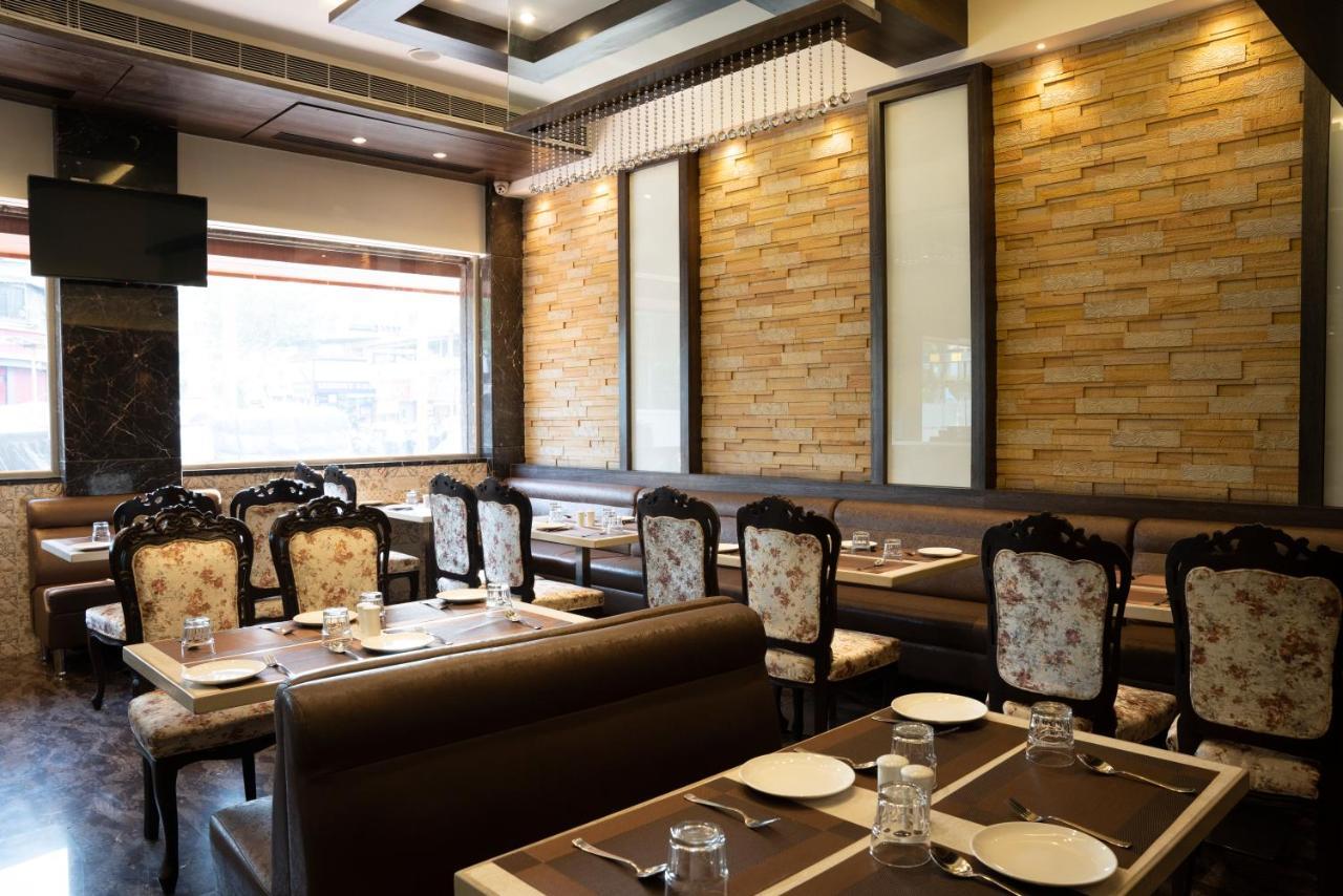 Gold Crest Business Hotel 나비뭄바이 외부 사진