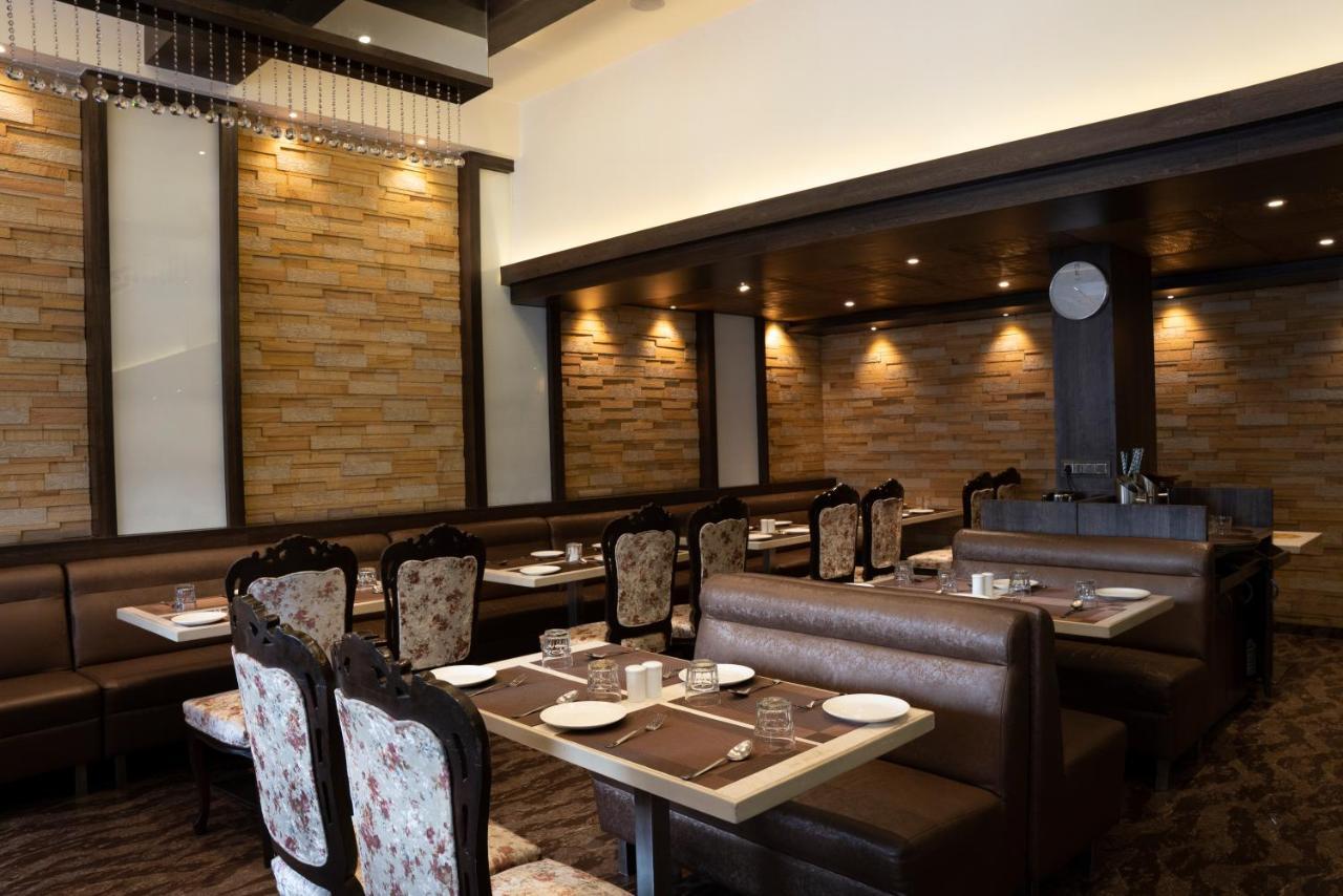 Gold Crest Business Hotel 나비뭄바이 외부 사진
