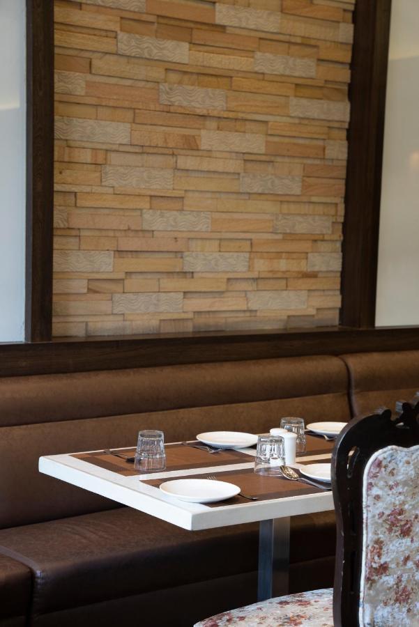 Gold Crest Business Hotel 나비뭄바이 외부 사진