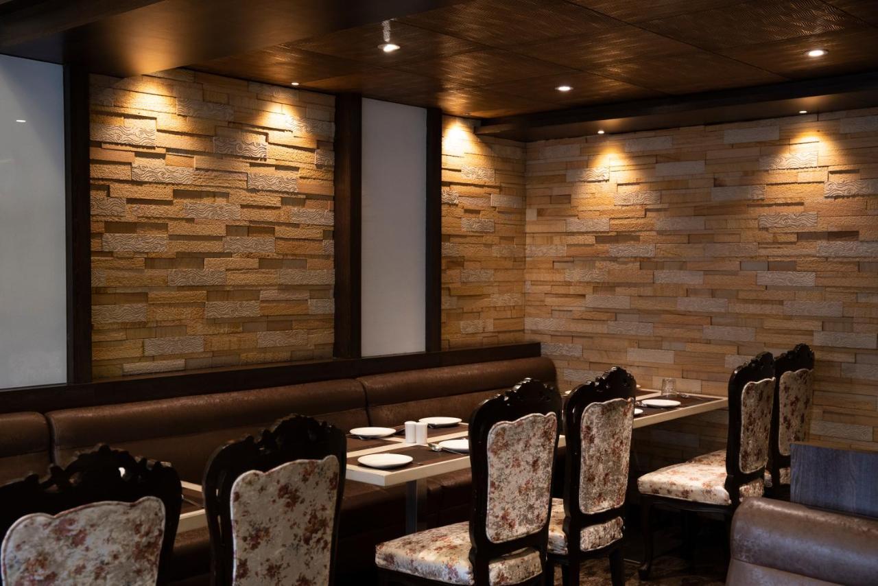 Gold Crest Business Hotel 나비뭄바이 외부 사진