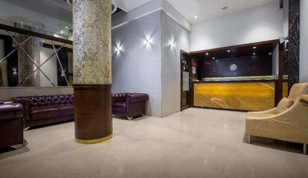 Gold Crest Business Hotel 나비뭄바이 외부 사진