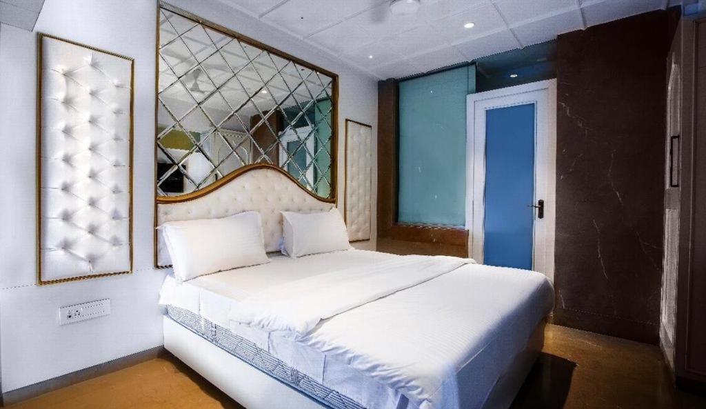 Gold Crest Business Hotel 나비뭄바이 외부 사진